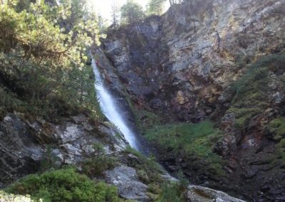 En été, le sentier des cascades au dessus du Prillet
