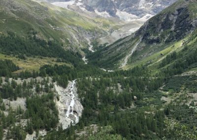 Le Weisshorn, le vallon d'Arpittetaz et l'arête où se trouve la cabane de Tracuit