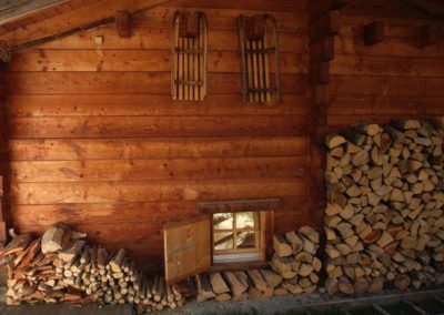 La réserve pour le poêle à bois