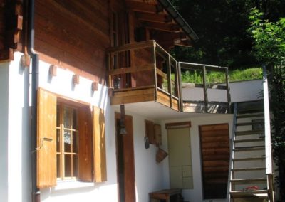 L'escalier extérieur conduisant aux chambres